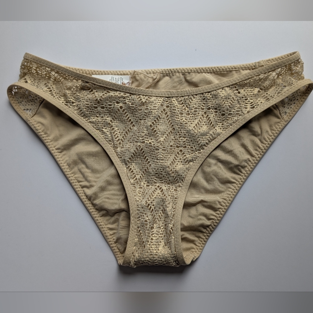 BECCA Adela Polished Bikini Bottom Gold Metallic Lace Size Small - Picture 2 of 4